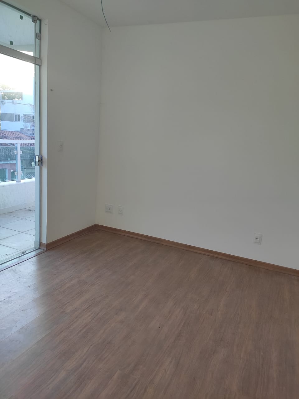 VENDO APARTAMENTO DE TRÊS QUARTOS NO BAIRRO IPORANGA 